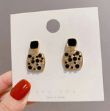 Earrings Retro Temperament Europe and America , New High-quality Purple Earrings Female Exquisite Niche Fashion Stud Earrings